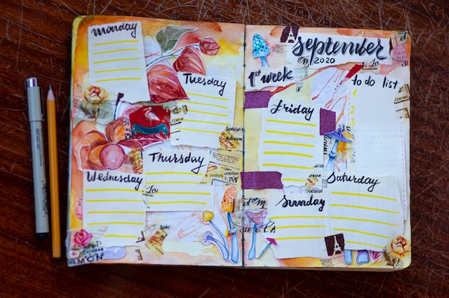 Week planner by Elena Mozhvilo
